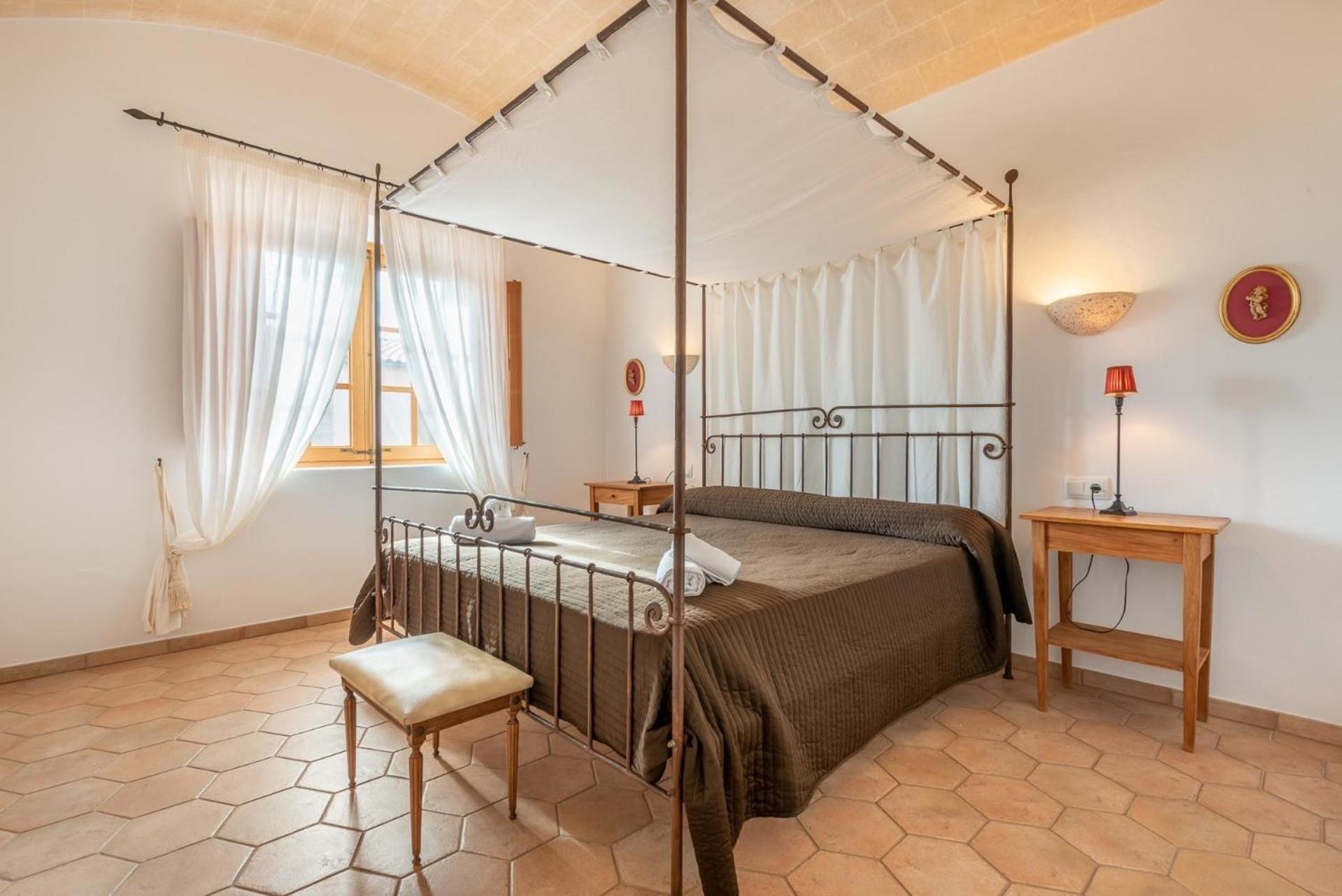 Mit Privatpool Fuer 8 Personen Ca 460 Qm In Es Llombards, Mallorca Suedostkueste Von Mallorca *