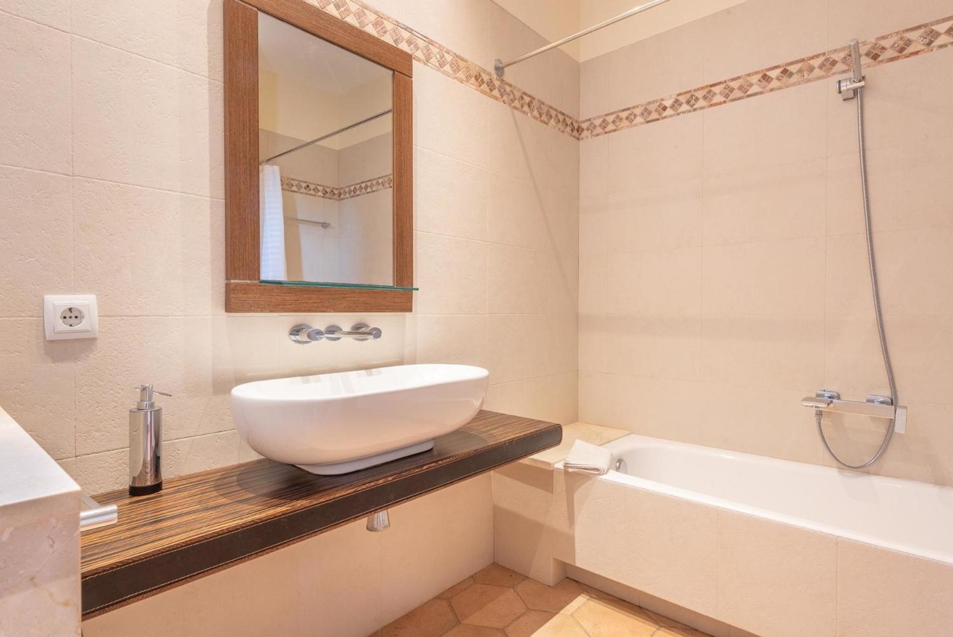 Mit Privatpool Fuer 8 Personen Ca 460 Qm In Es Llombards, Mallorca Suedostkueste Von Mallorca Feriehus Llombarts