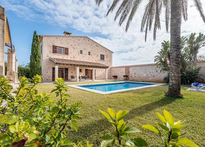 Ferienhaus Mit Privatpool Fuer 8 Personen Ca 460 Qm In Es Llombards, Mallorca Suedostkueste Von Mallorca