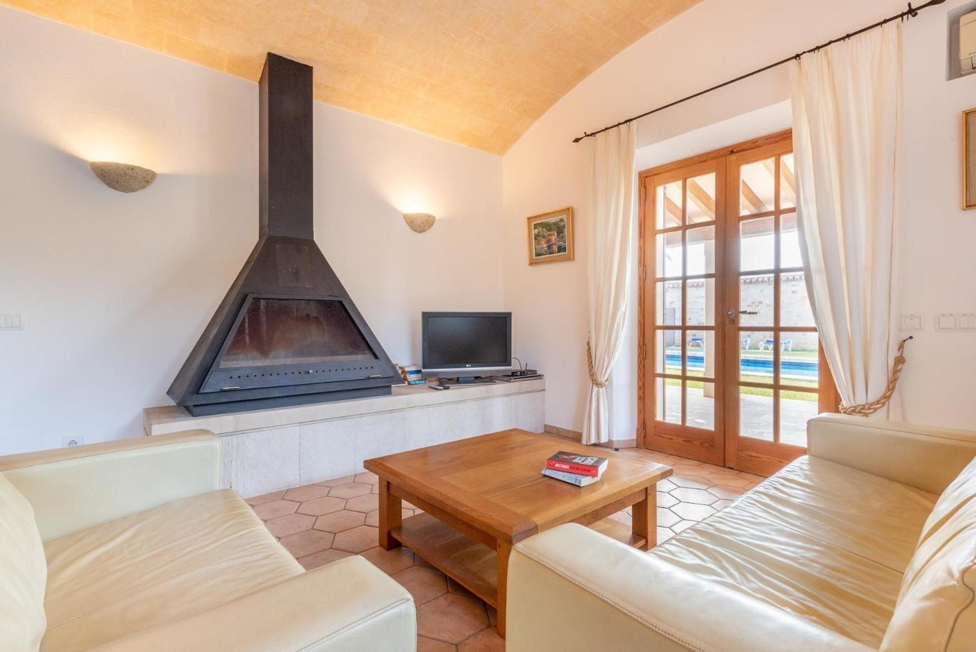 Mit Privatpool Fuer 8 Personen Ca 460 Qm In Es Llombards, Mallorca Suedostkueste Von Mallorca Llombarts