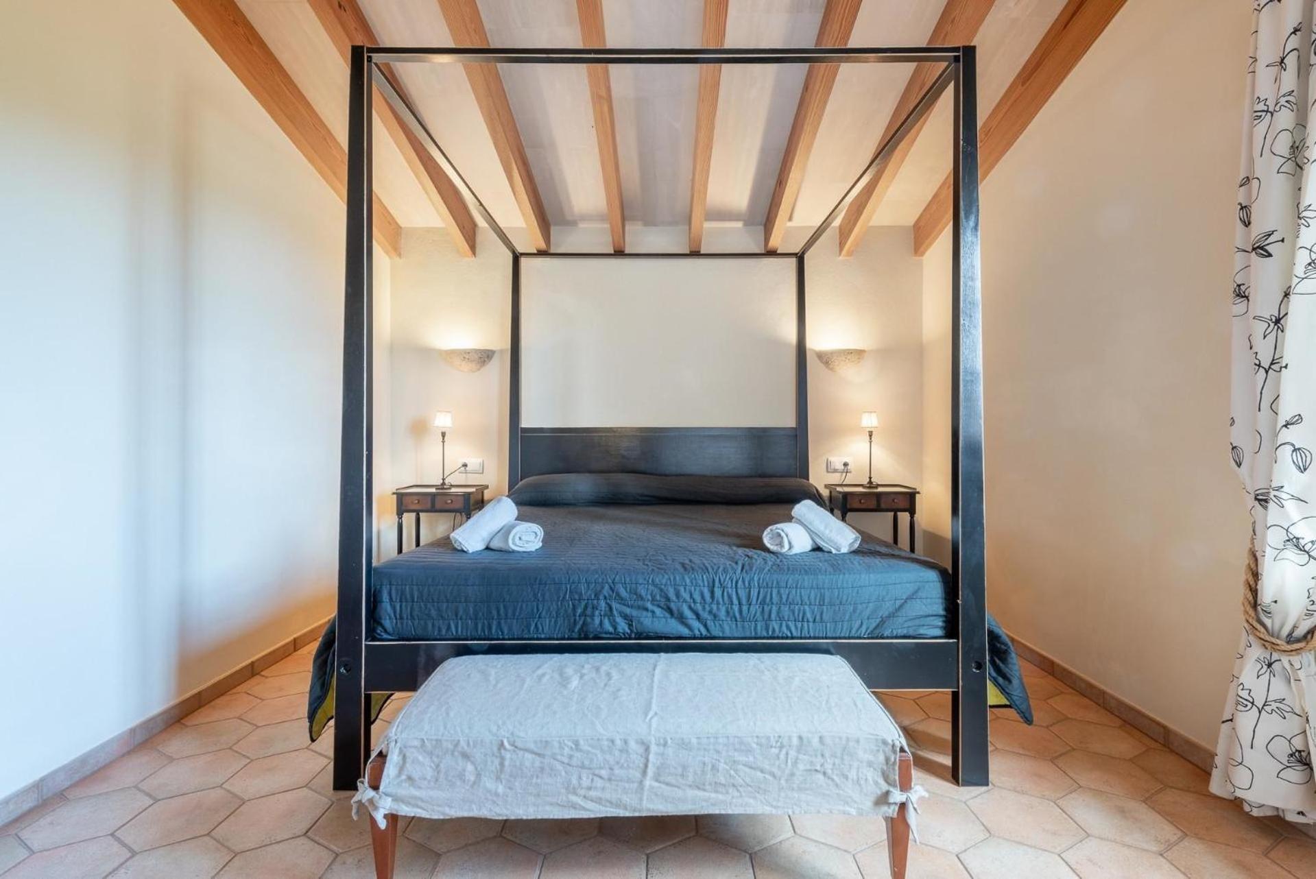 Ferienhaus Mit Privatpool Fuer 8 Personen Ca 460 Qm In Es Llombards, Mallorca Suedostkueste Von Mallorca Llombarts