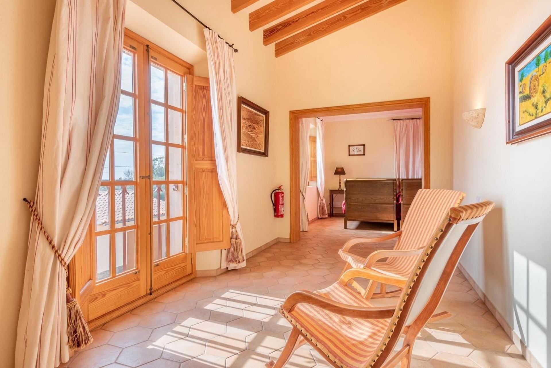 Ferienhaus Mit Privatpool Fuer 8 Personen Ca 460 Qm In Es Llombards, Mallorca Suedostkueste Von Mallorca