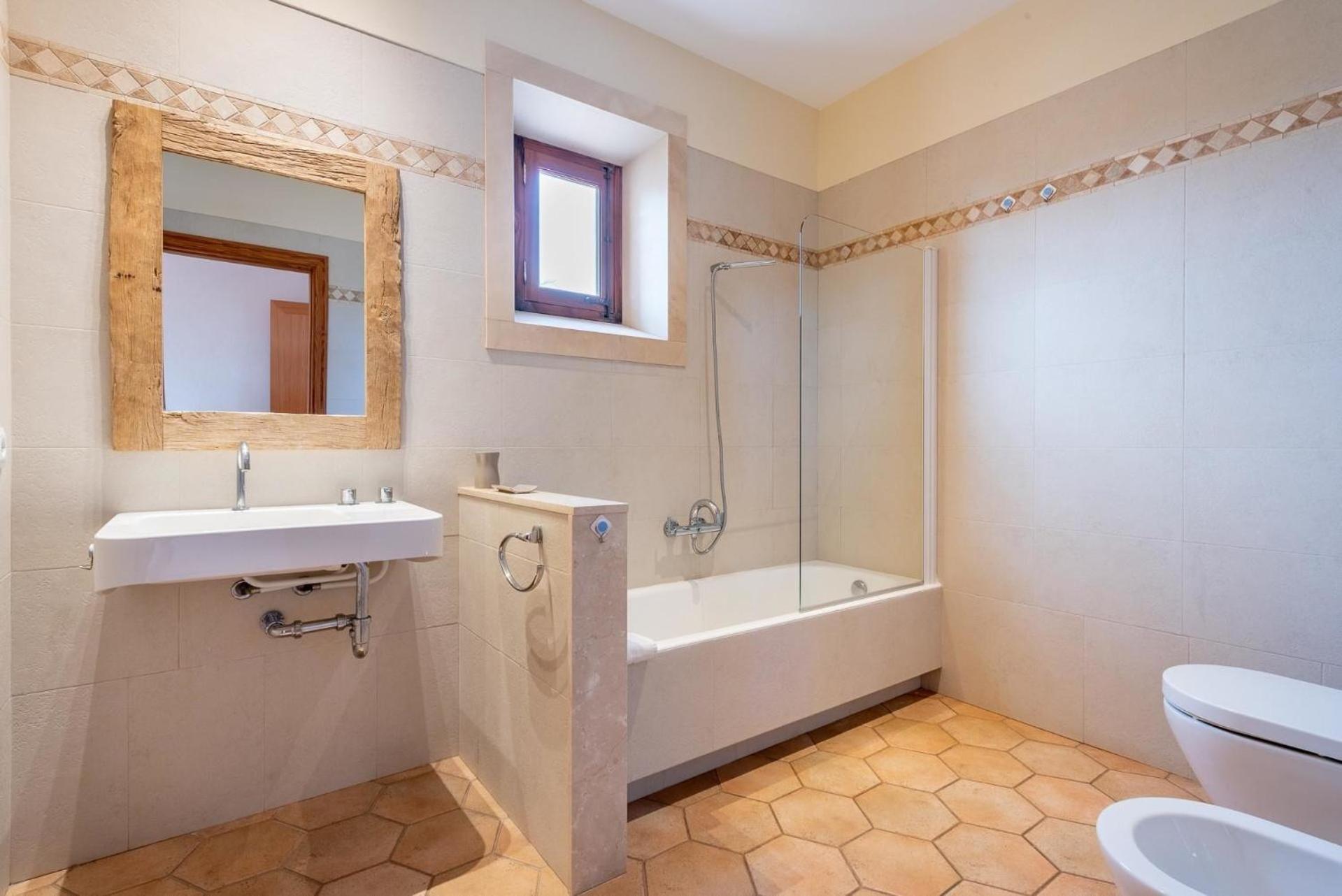 Mit Privatpool Fuer 8 Personen Ca 460 Qm In Es Llombards, Mallorca Suedostkueste Von Mallorca Llombarts