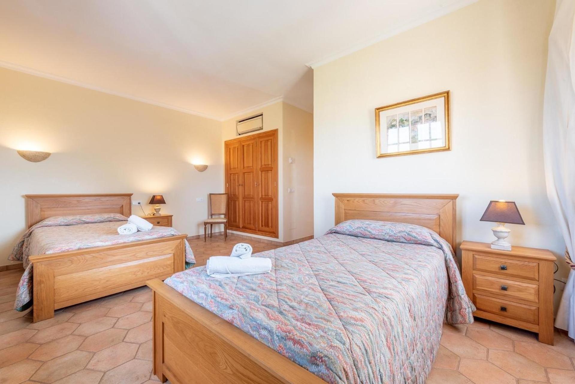 Mit Privatpool Fuer 8 Personen Ca 460 Qm In Es Llombards, Mallorca Suedostkueste Von Mallorca Ferienhaus