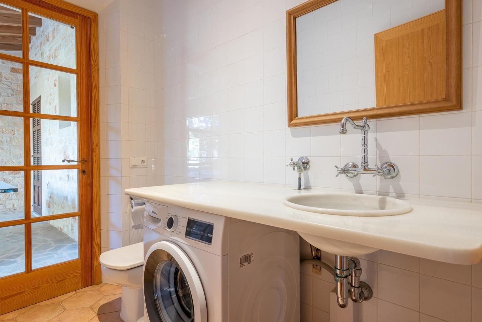 Mit Privatpool Fuer 8 Personen Ca 460 Qm In Es Llombards, Mallorca Suedostkueste Von Mallorca Ferienhaus *